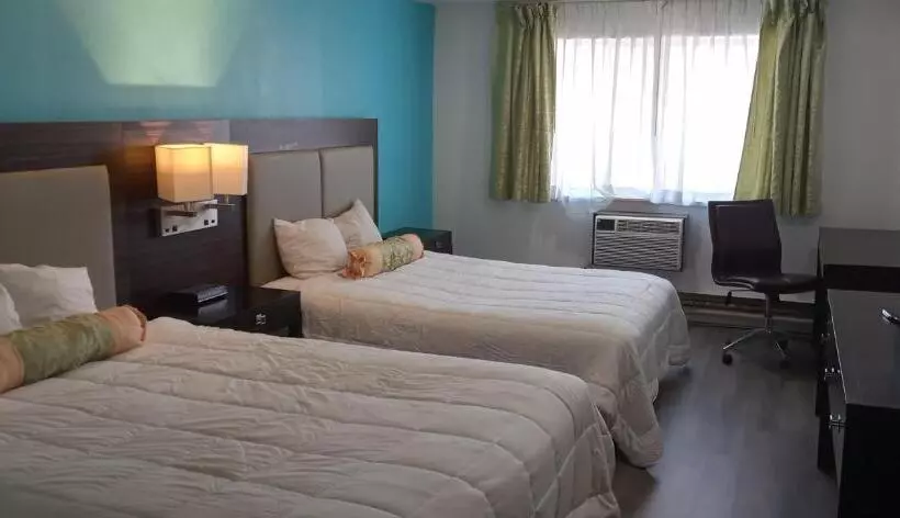 호텔 Nampa Inn & Suites