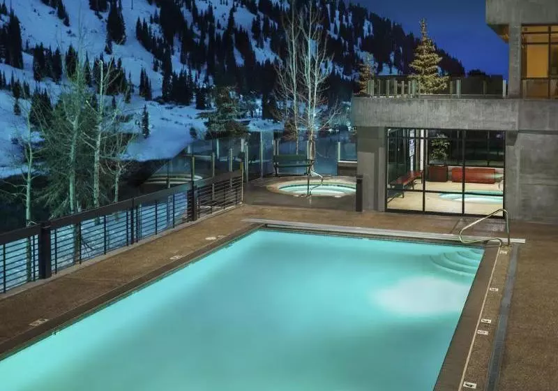 Отель Rustler Lodge