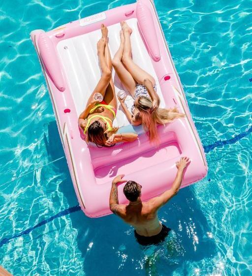 فندق Sands Harbor Resort And Marina