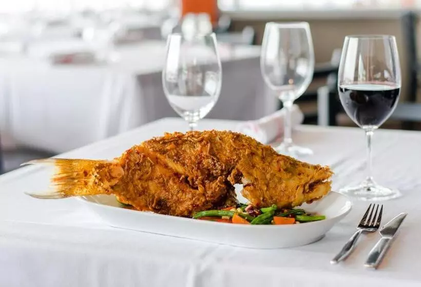 Отель Sands Harbor Resort And Marina