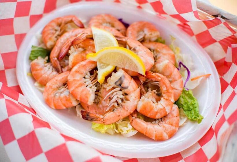 فندق Sands Harbor Resort And Marina