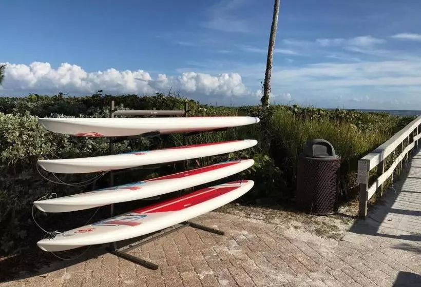 فندق Sanibel Moorings