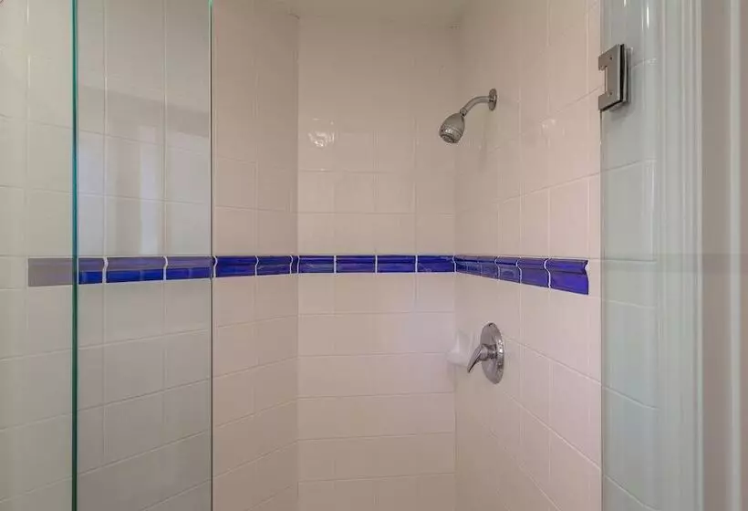 酒店 Saratoga Oaks Lodge