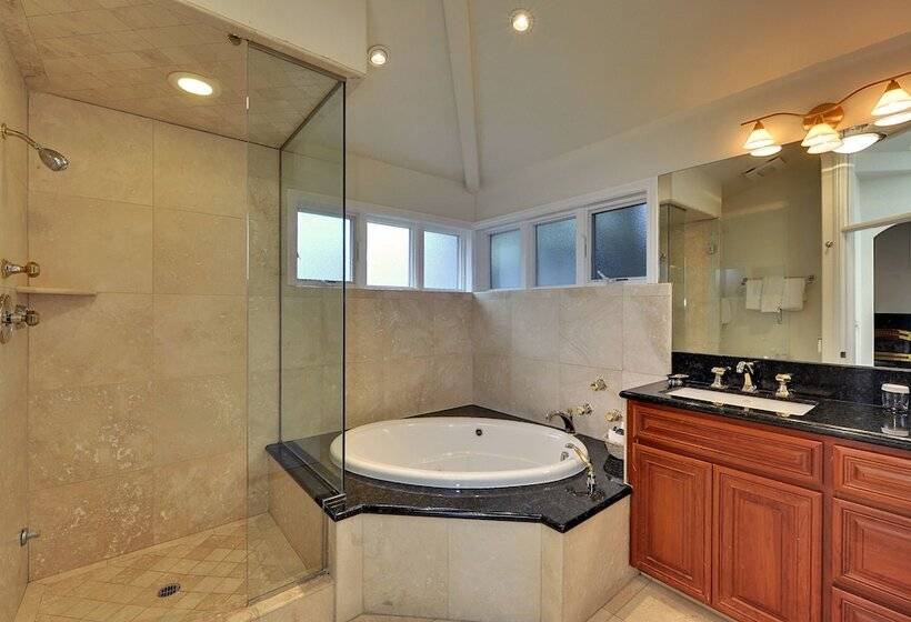 فندق Saratoga Oaks Lodge