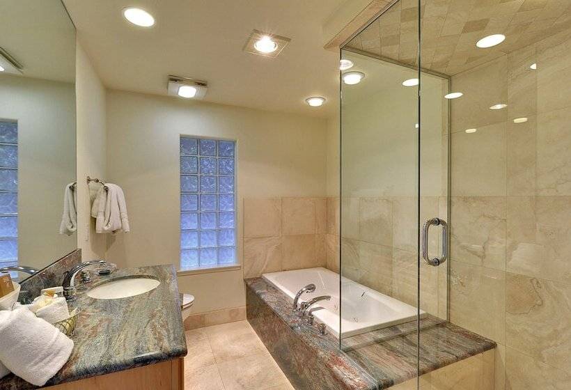 فندق Saratoga Oaks Lodge