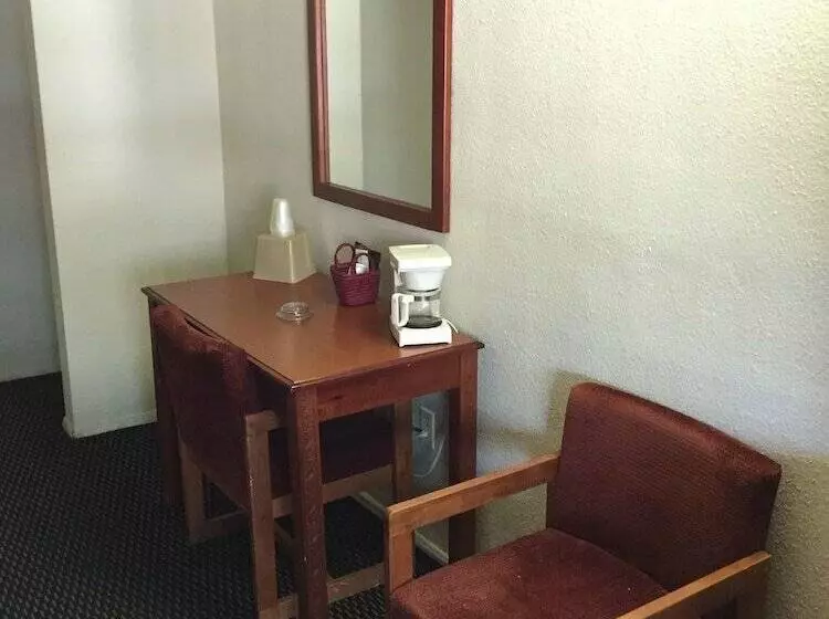 酒店 Scottish Inns