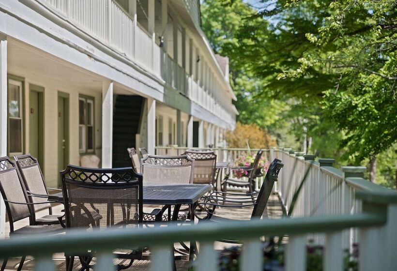 ホテル Seven Hills Inn