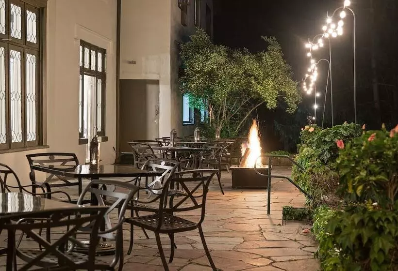 ホテル Seven Hills Inn