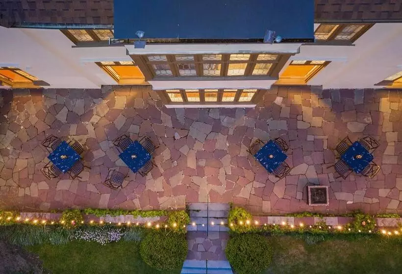 ホテル Seven Hills Inn