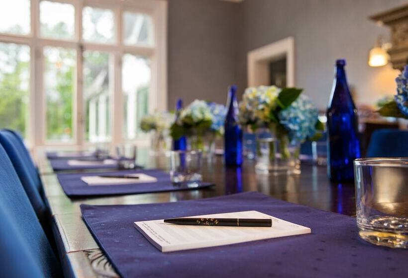 ホテル Seven Hills Inn