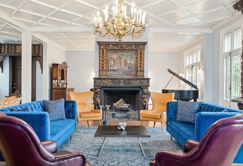 ホテル Seven Hills Inn