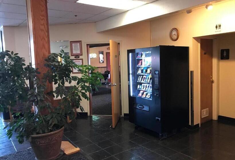 هتل Shelikof Lodge