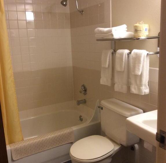 هتل Shelikof Lodge