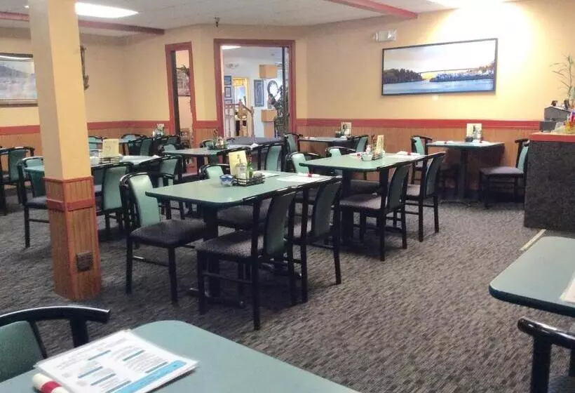 בית מלון כפרי Shelikof Lodge