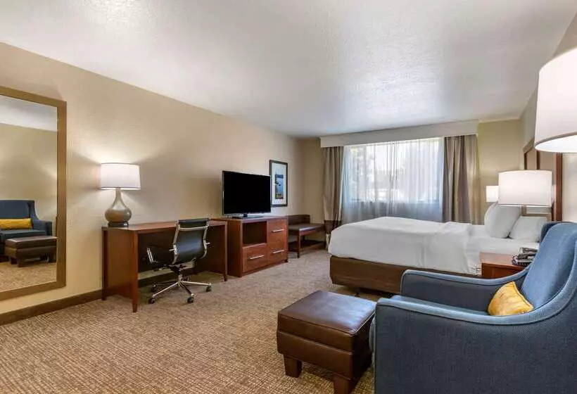 هتل Comfort Inn & Suites Coeur D Alene