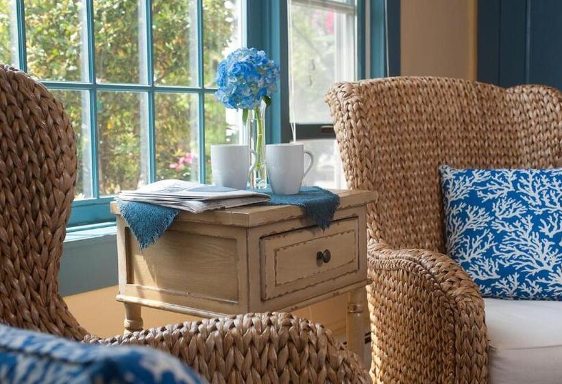 Otel Ship S Knees Inn