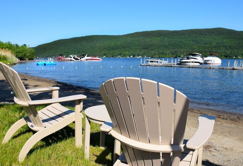 汽车旅馆 Scotty's Lakeside Resort