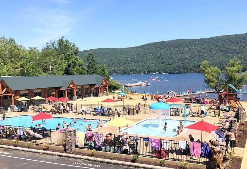 モーテル Scotty's Lakeside Resort