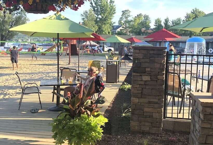 汽车旅馆 Scotty's Lakeside Resort