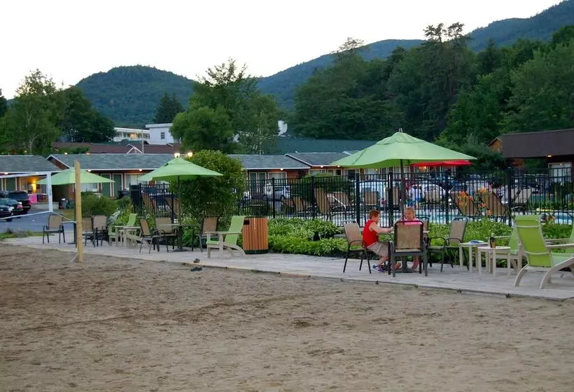 モーテル Scotty's Lakeside Resort