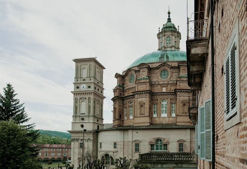 Отель Casa Regina Montis Regalis