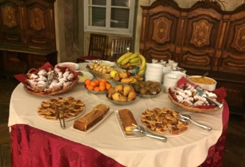 Отель Casa Regina Montis Regalis