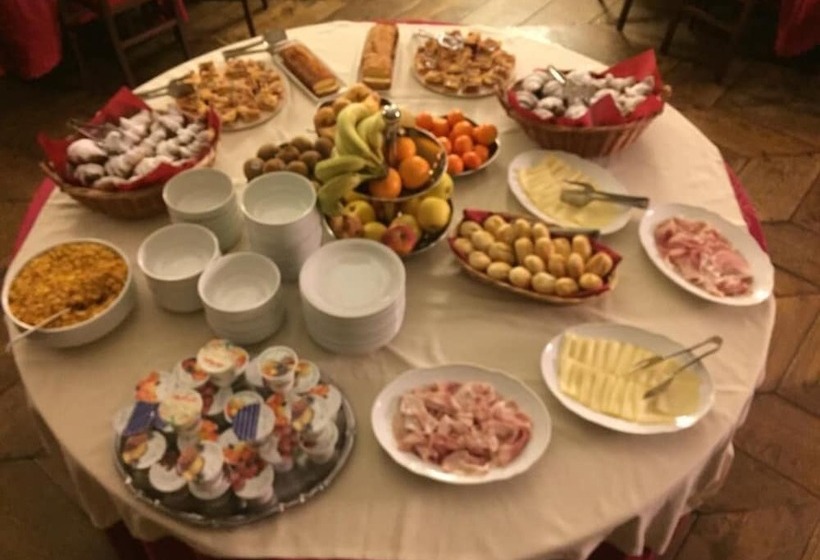 Отель Casa Regina Montis Regalis