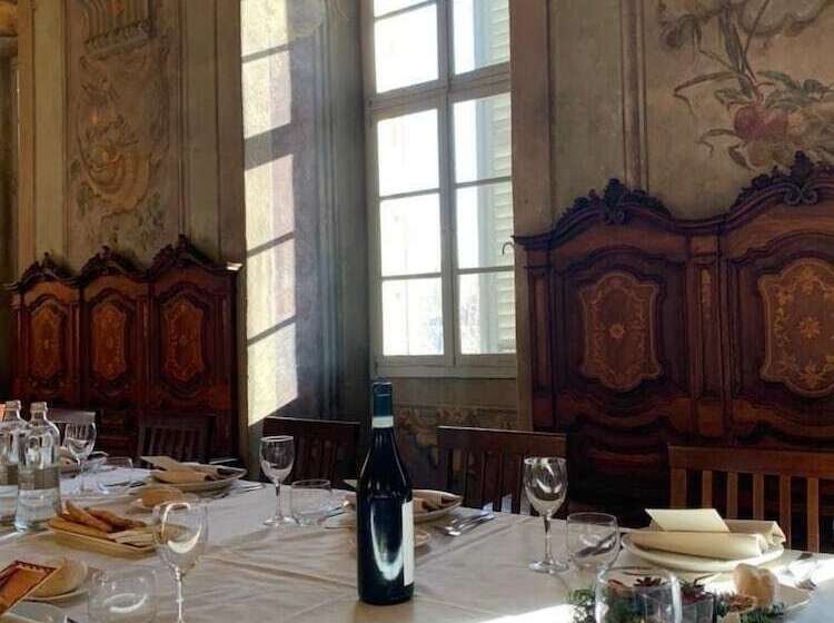 Отель Casa Regina Montis Regalis