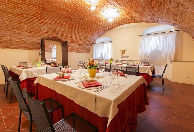 Отель Casa Regina Montis Regalis