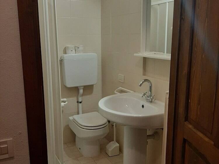 Отель Casa Regina Montis Regalis