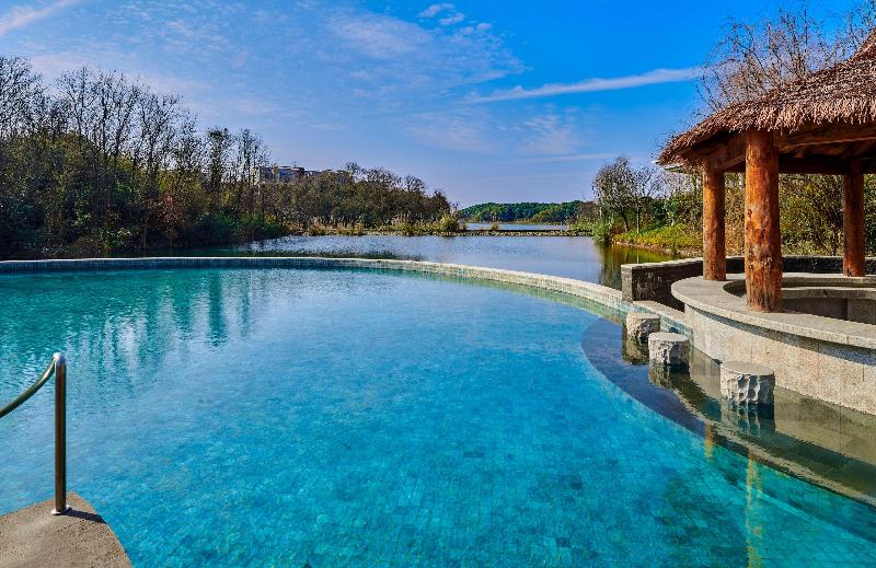 فندق Lushan West Sea Resort, Curio Collection By Hilton