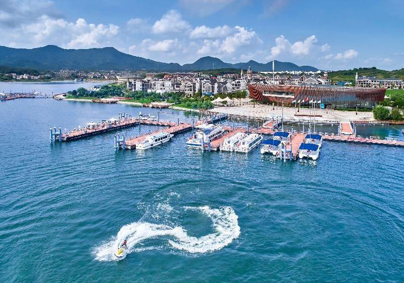 Otel Lushan West Sea Resort, Curio Collection By Hilton