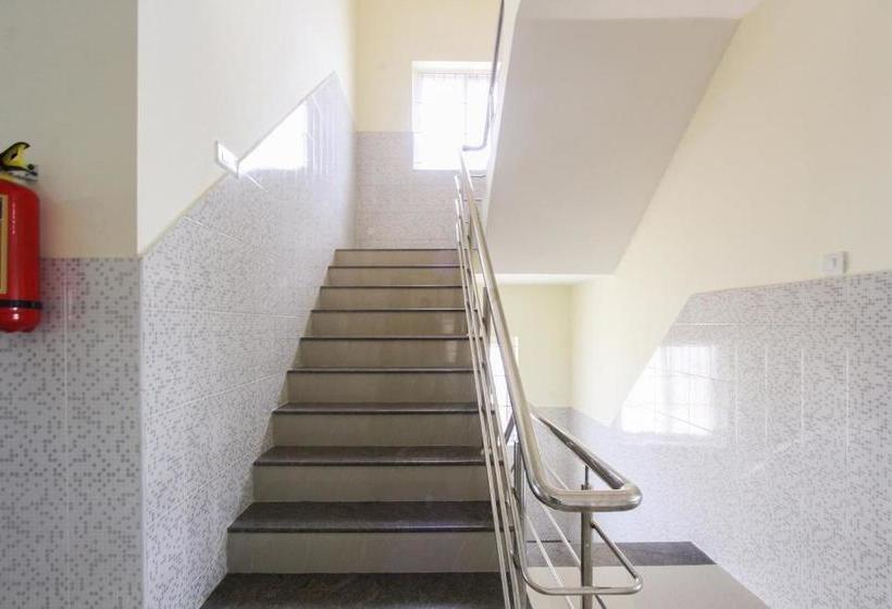 Hotell Oyo 46112 Nest Presidency