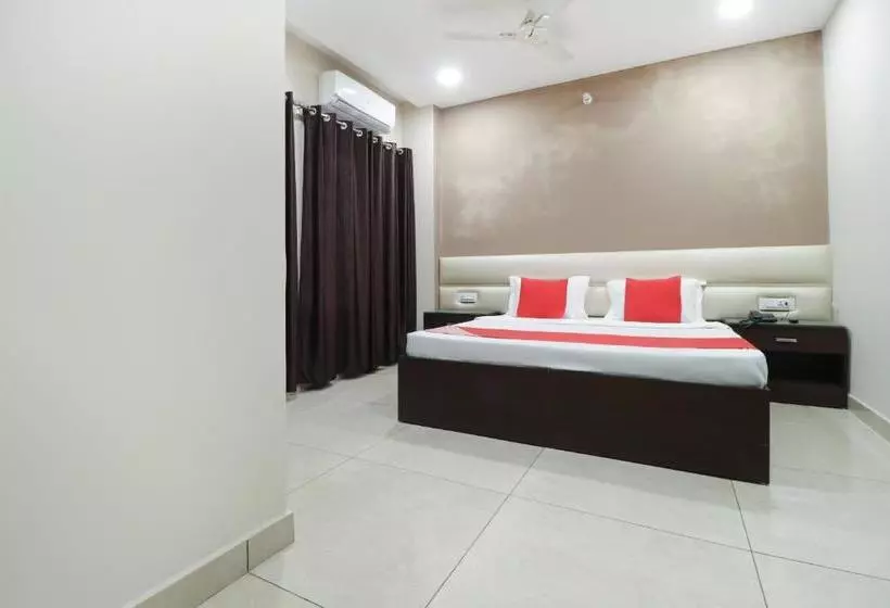 ホテル Oyo 66975 Payal