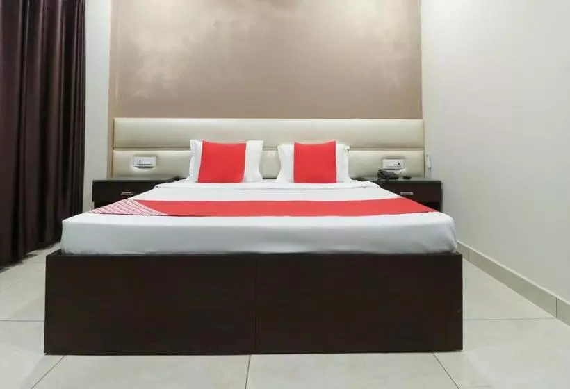 ホテル Oyo 66975 Payal