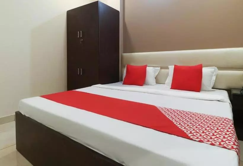 ホテル Oyo 66975 Payal