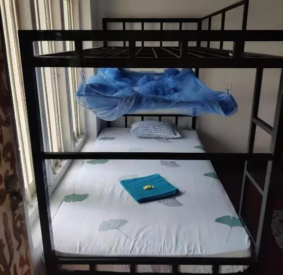 Catch The Ella Train Hostel