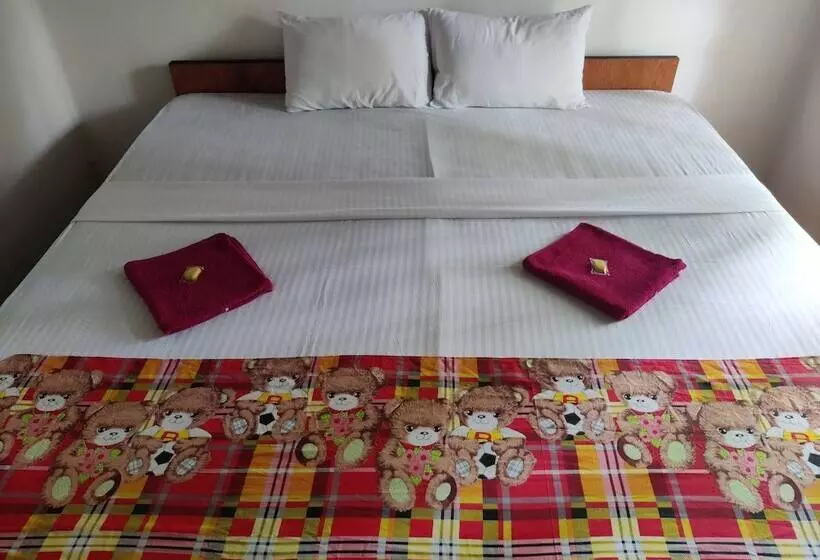 Catch The Ella Train Hostel