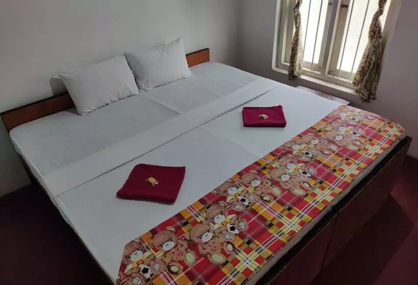Catch The Ella Train Hostel