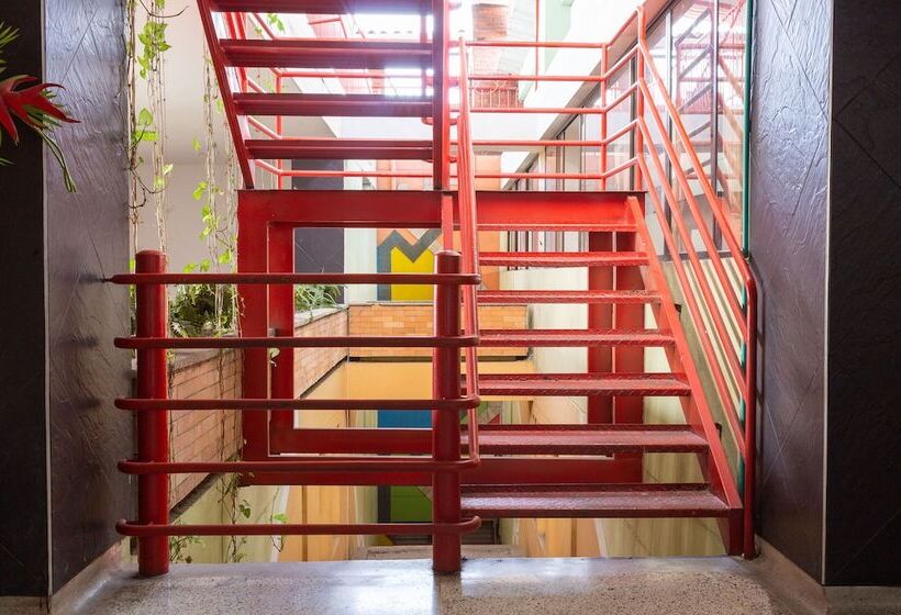 酒店 Sevilla Plaza