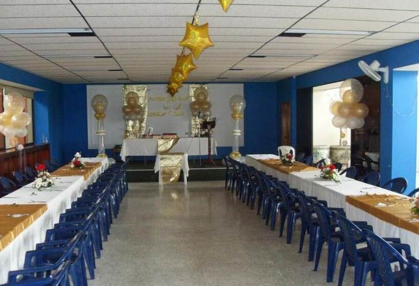 酒店 Sevilla Plaza