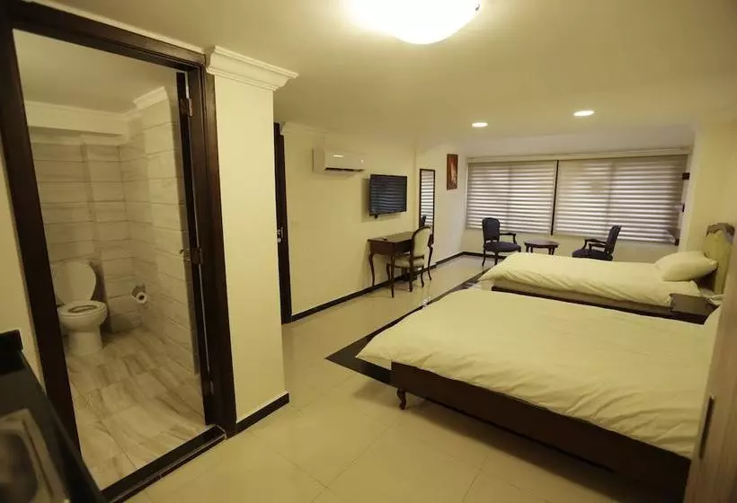 هتل Taj Suites Modern