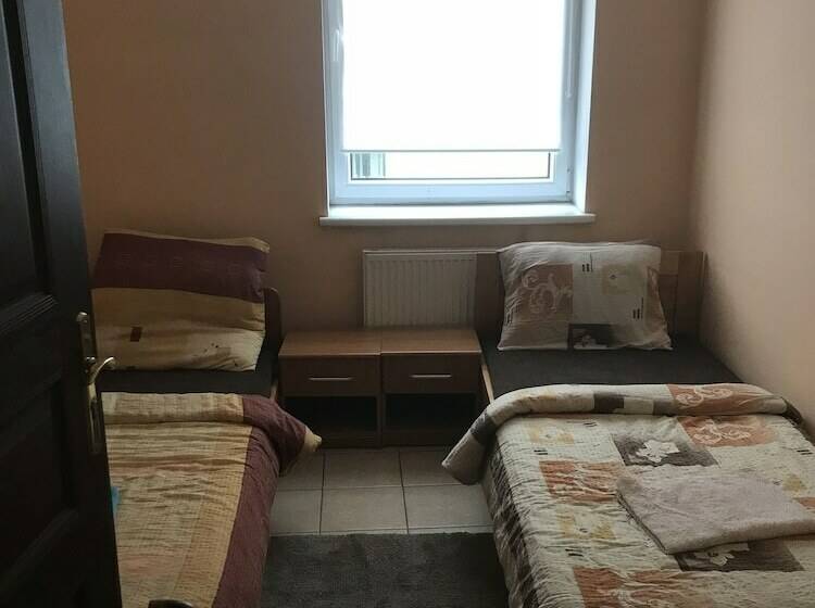 펜션 Monastyr Apartments