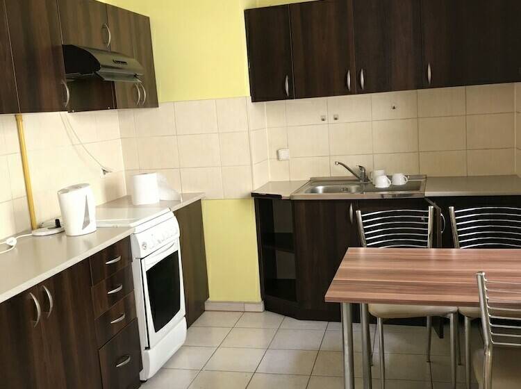 펜션 Monastyr Apartments