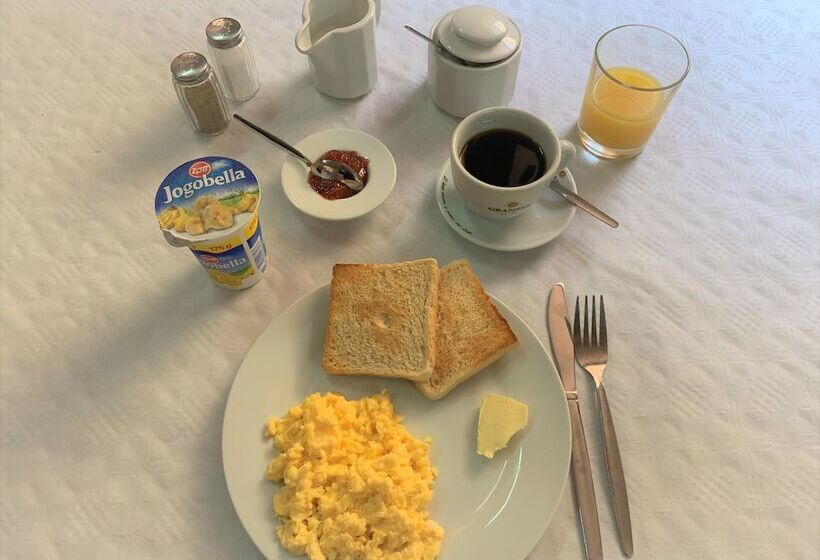 펜션 Monastyr Apartments