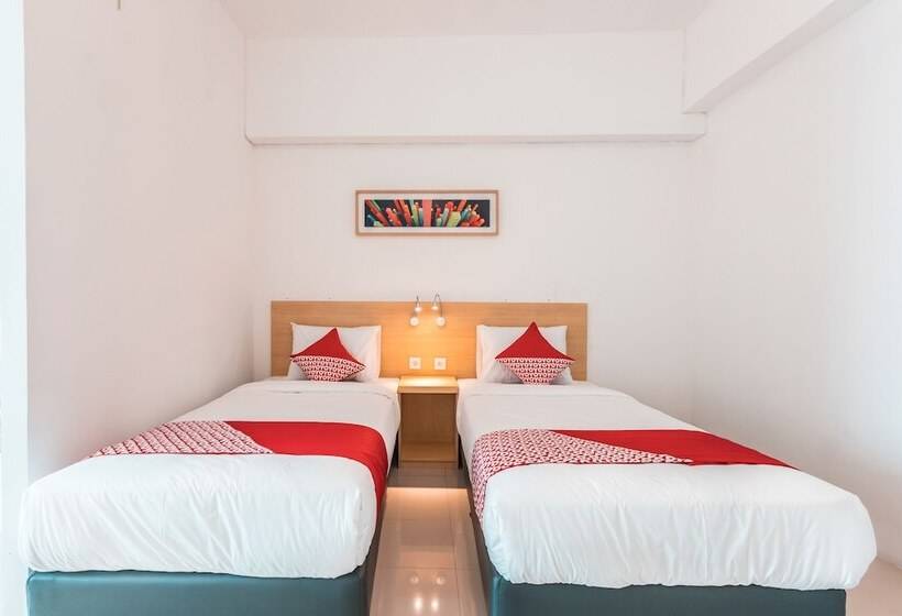 فندق The Habitat By Oyo Rooms