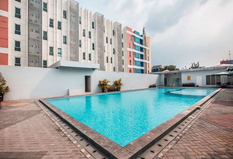 فندق The Habitat By Oyo Rooms