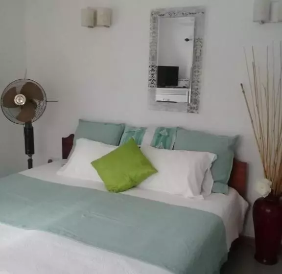 پانسیون Agnes Cottage