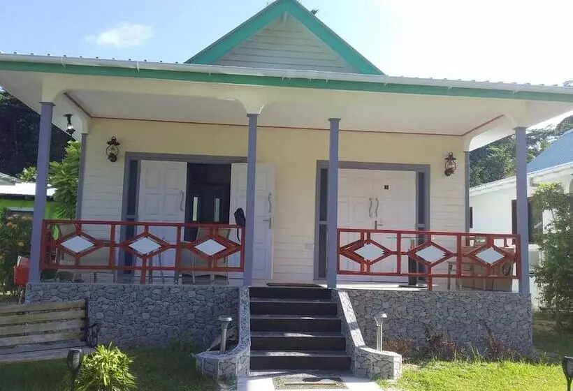 پانسیون Agnes Cottage