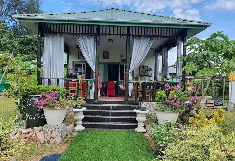 پانسیون Agnes Cottage